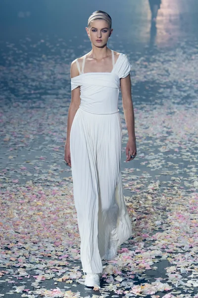 Look 3